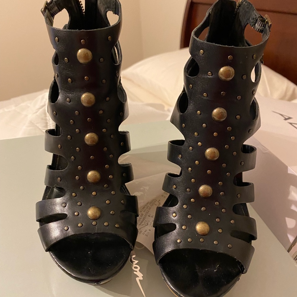 Jessica Simpson platforms - Picture 6 of 7